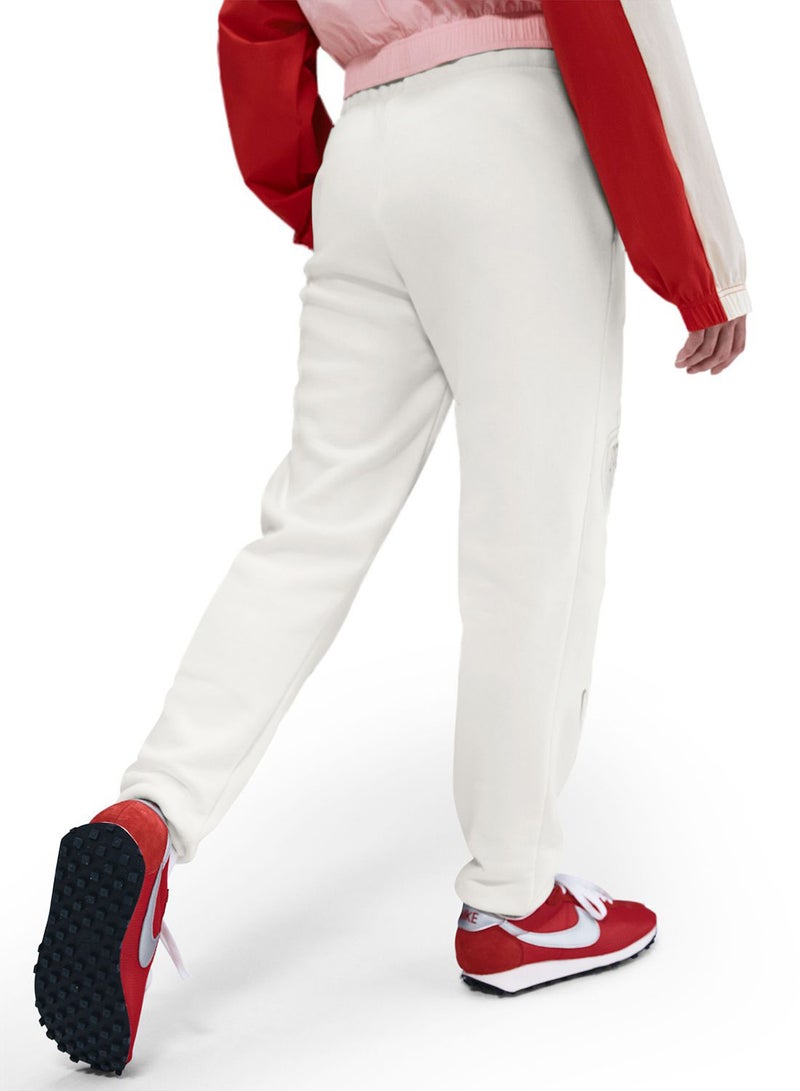 Nike Club Fleece Graphic Standard Pants  - Image 2