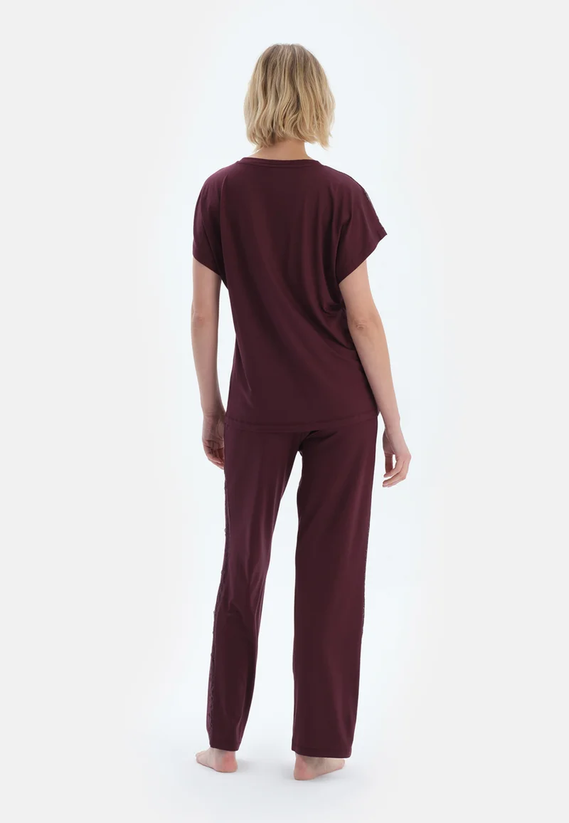 داجي طقم بيجامة تيشيرت وبنطلون بقصة كلاسيكية بياقة دائرية من مزيج الفيسكوز