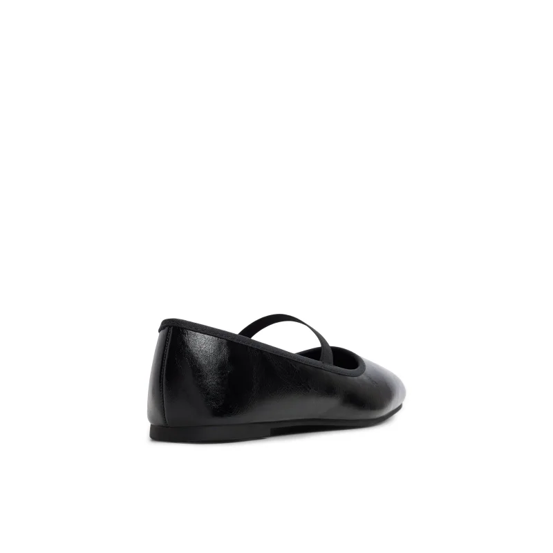 Call it Spring CALL IT SPRING JONNIE BLACK