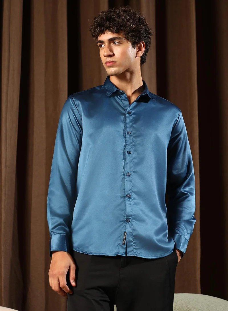 Campus Sutra Men Solid-Satin Regular Shirt | Spread Collar , Long Cuffed Sleeves | Button Closure Curved Hem | Solid Plain | Woven Fabric For Party & Evening Wear | Berry Blue