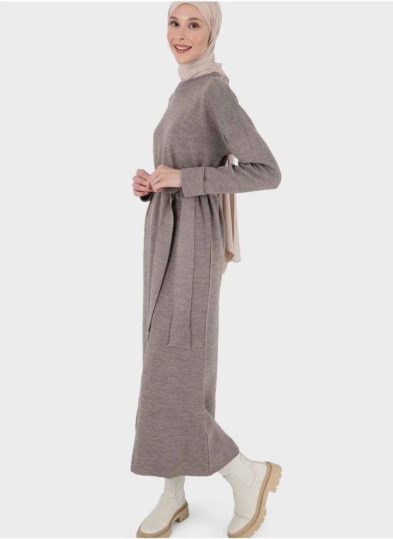 Refka by modanisa Belted Round Neck Dress