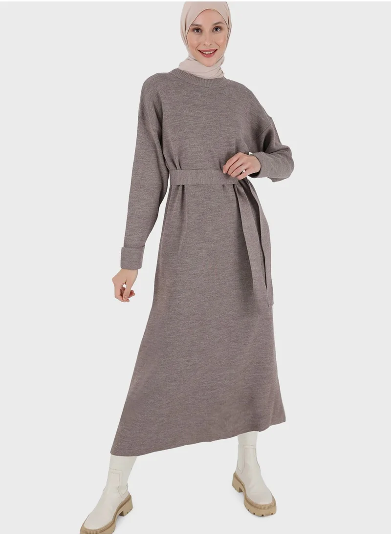 Refka by modanisa Belted Round Neck Dress