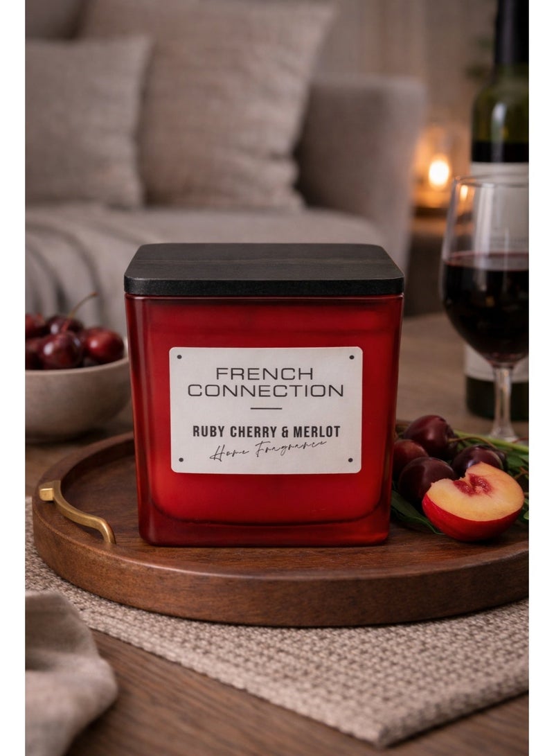 French Connection شمعة جرة معطرة كبيرة، كرز وميرلو - 830 جرام، شمع زبدة الشيا، 3 فتائل مع غطاء خشبي | مدة الاحتراق - 64 ساعة | مجموعة مربعة | مثالية للهدايا، ديكور المنزل، الحفلات وعطر الغرف | مثالية لديكور غرفة المعيشة والمكتب - Image 1