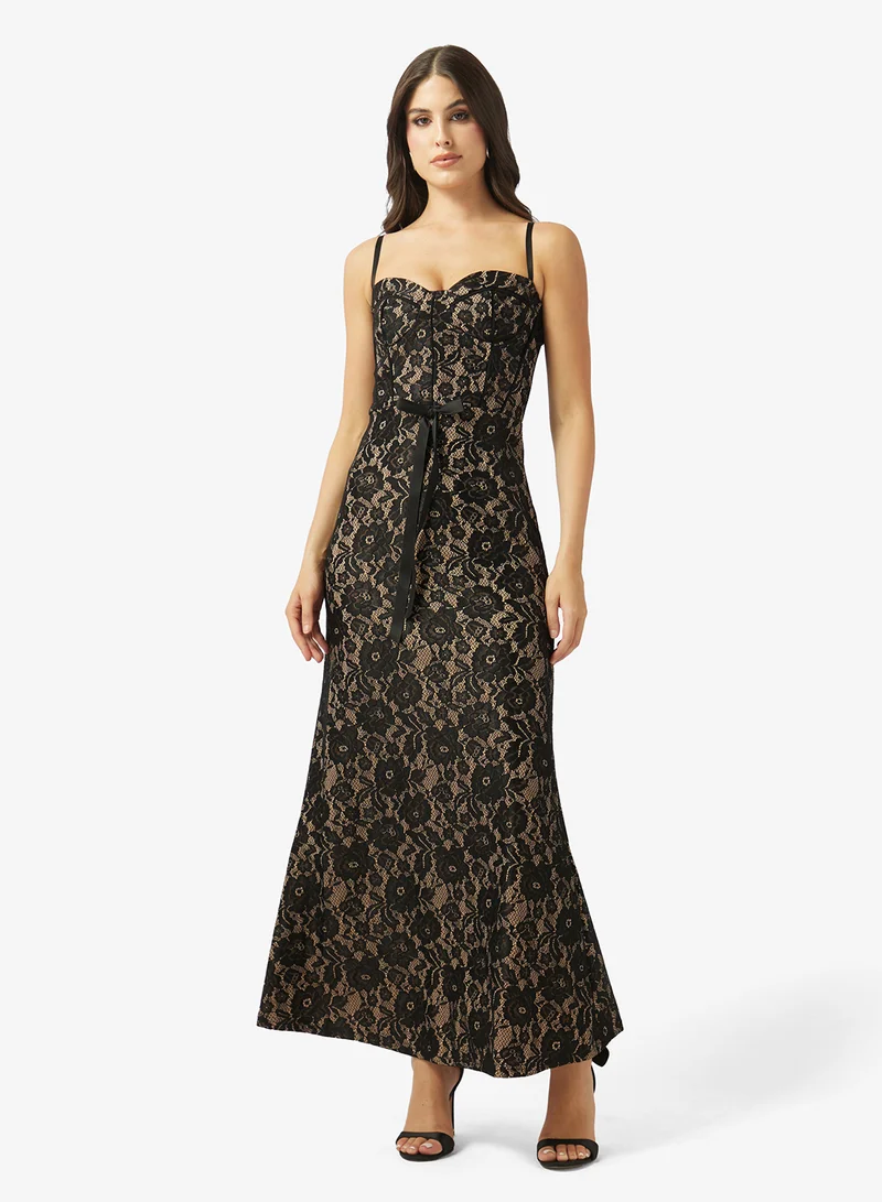 ايلا فستان دانتيل شفاف