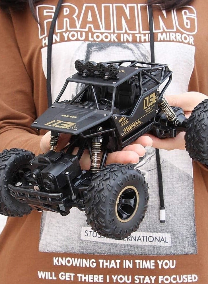 لعبة سيارة بيج فوت عالية السرعة للتسلق والقيادة على الطرق الوعرة تعمل بالتحكم عن بعد للأطفال في سن 8 سنوات فما فوق - Image 4