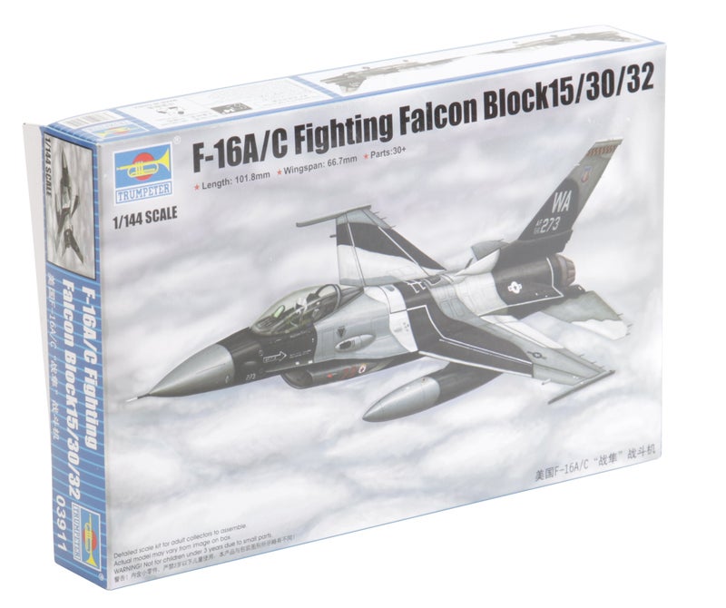 Trumpeter F16AC Fighting Falcon Block 153032 Aircraft Model Kit - Image 4