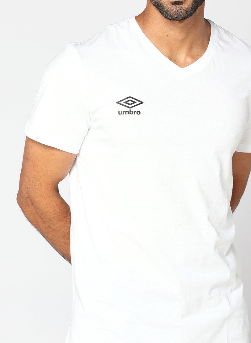 umbro One Colour Print V-Neck T-Shirt - Image 4