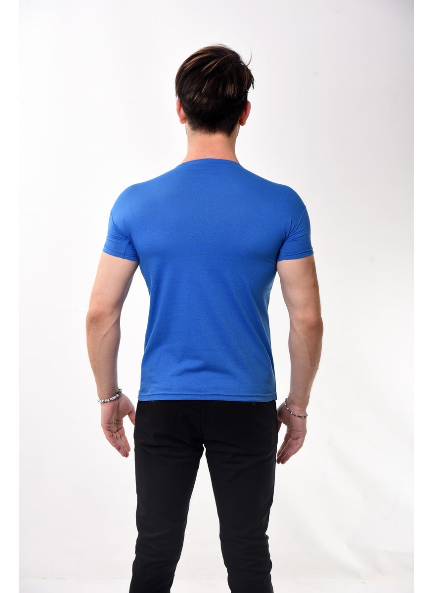 Belifanti Collection تي شيرت رجالي ضيق بسيط بياقة على شكل V لون أزرق ساكس  - Image 3