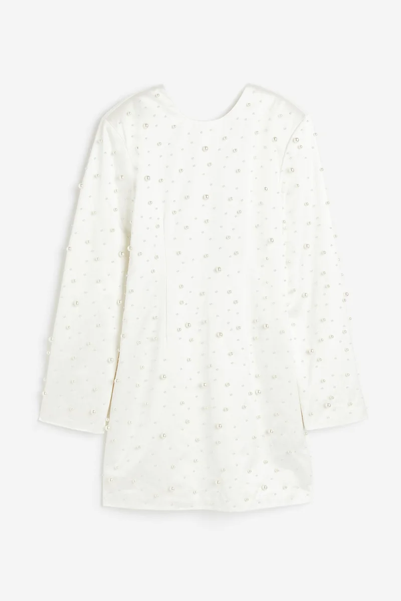 اتش اند ام فستان مزيّن بالخرز من الساتان