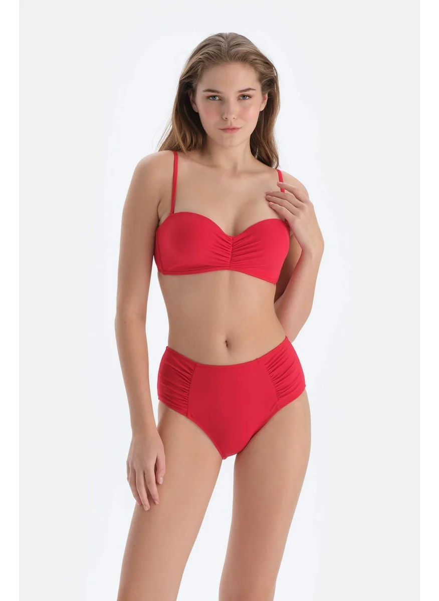 داجي Red Strapless Covered Bikini Top
