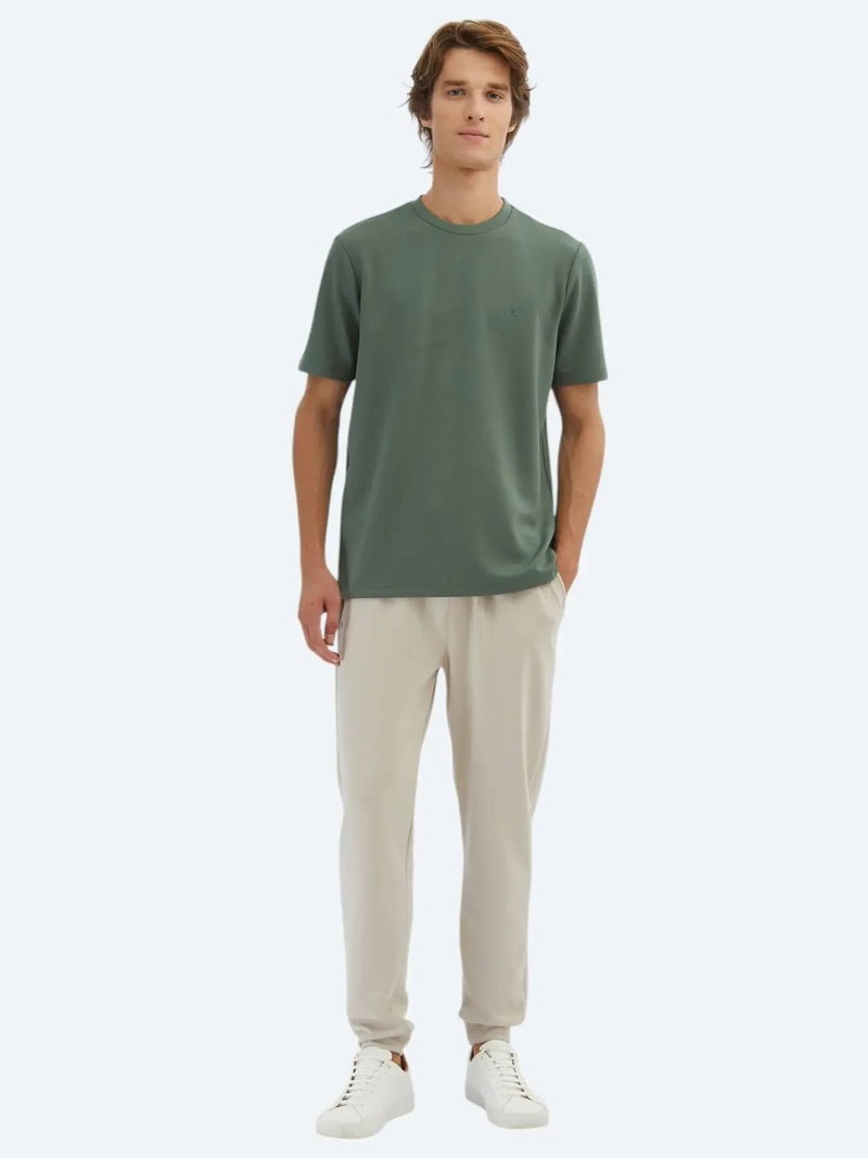 كيب تيشيرت أخضر سادة برقبة دائرية - Image 2