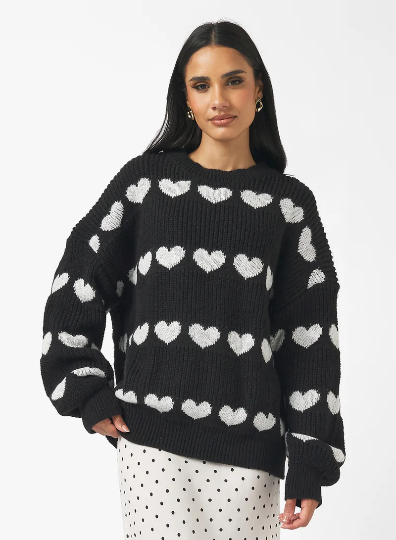 جينجر Heart Detail Crew Neck Sweater