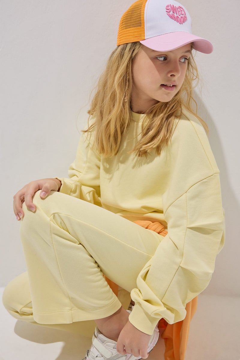 DeFacto Yellow Girl Girl 2-Piece Crew Neck Sweatshirt and Pleated Trousers Set Casual - Image 3