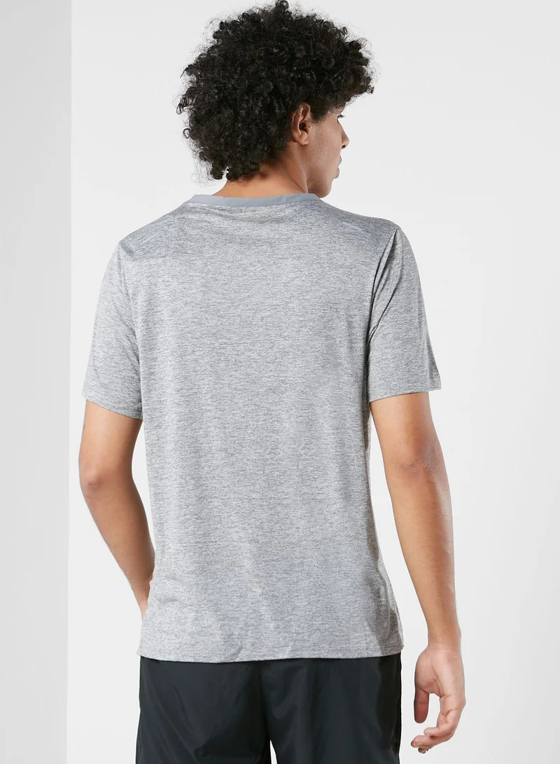 نايكي تيشيرت رايز 365 دراي-فت رانينج للرجال