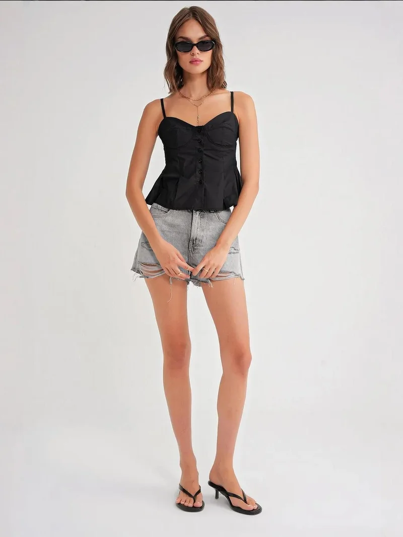 ميكسراي بلوزة ميكسراي بأزرار وياقة على شكل قلب