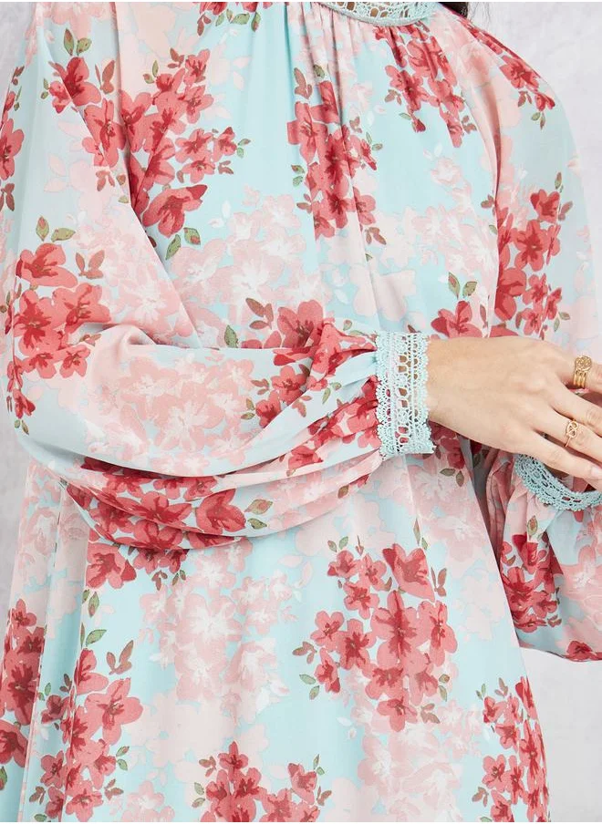 Styli Lace Detail Floral Print Shift Maxi Dress