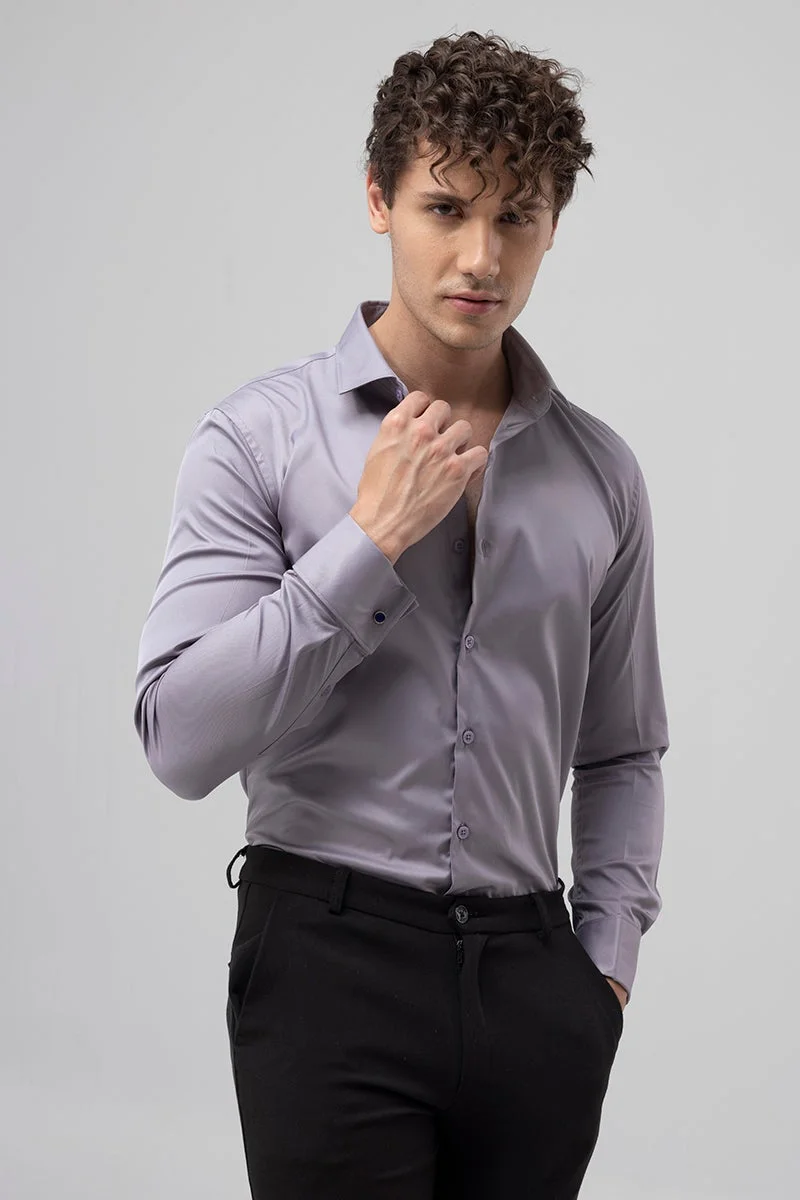 سنيتش قميص رمادي داكن بأساور مزدوجة