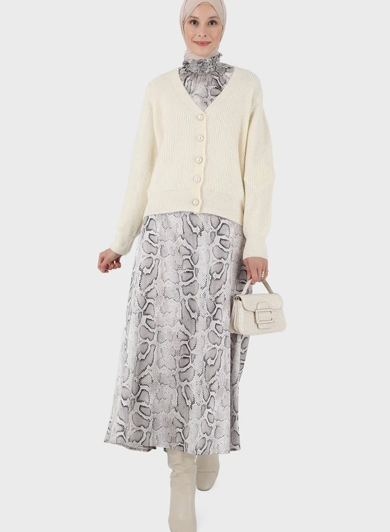 Refka by modanisa V-Neck Button Down Cardigan
