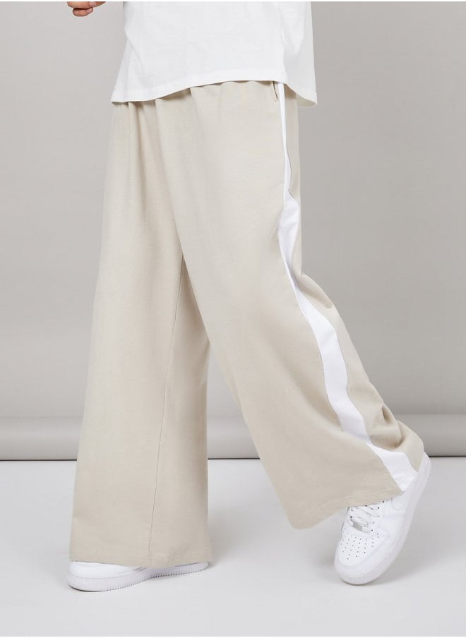Extra Wide Leg Jogger With Contrast Stripe Detail - pzsku/Z2372DF0D6FBBE9A5FE7BZ/45/_/1724071176/7d3cdd2d-9690-462e-8ef4-d41c974ce159