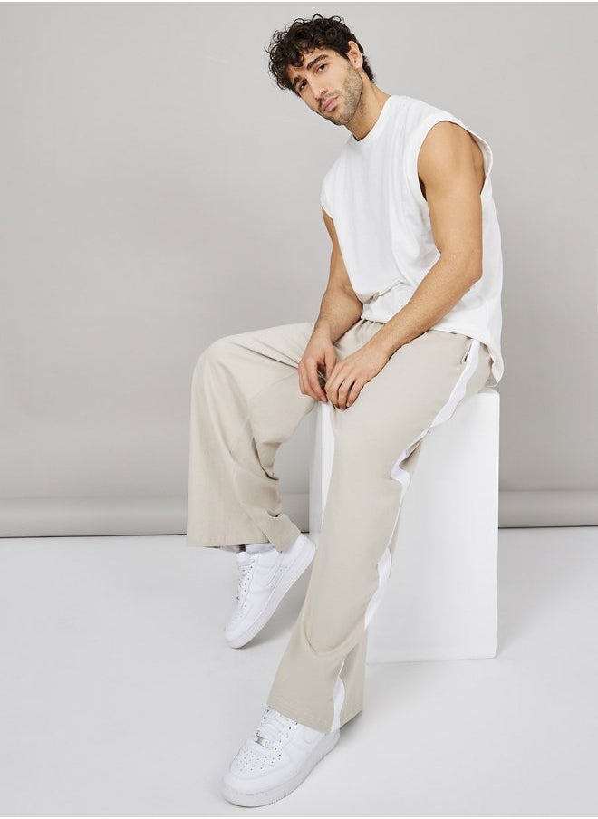 Extra Wide Leg Jogger With Contrast Stripe Detail - pzsku/Z2372DF0D6FBBE9A5FE7BZ/45/_/1724071199/6b3c350e-90d5-494e-87f9-9c412957c604