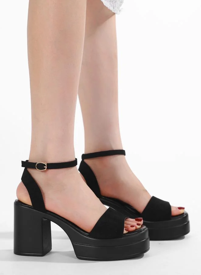 سنيك ايه بيك صندل أسود بكعب عريض وحزام للكاحل