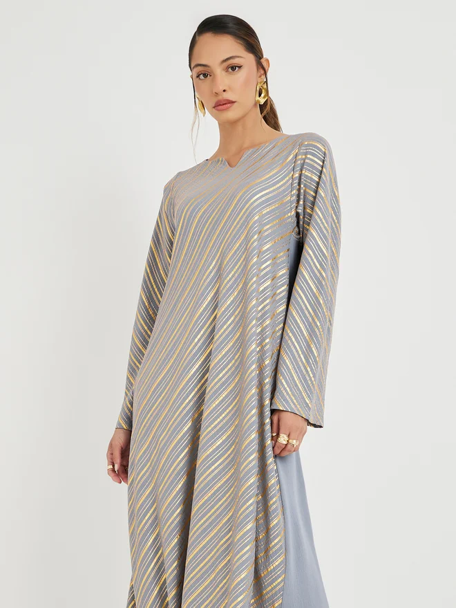 Styli Amirah Foil Print Notch Neck Jalabiya
