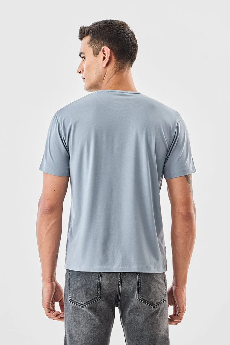 SNITCH تيشيرت أساسي بفتحات جانبية مطاطي