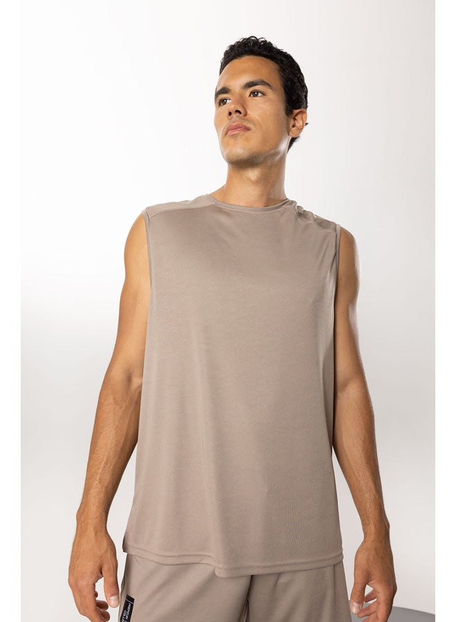 Man Regular Fit Crew Neck Sleeveless Athlete