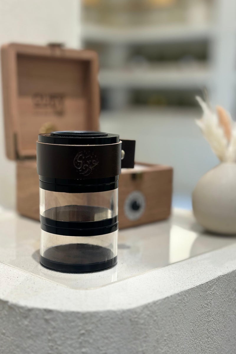 أودي مبخرة عودى الزجاجية للسفر – باللون البني الداكن – مبخرة بخور محمولة بقاعدة مقاومة للحرارة، تصميم أنيق للسيارة أو المكتب أو المنزل – موزع عود عربي - Image 4