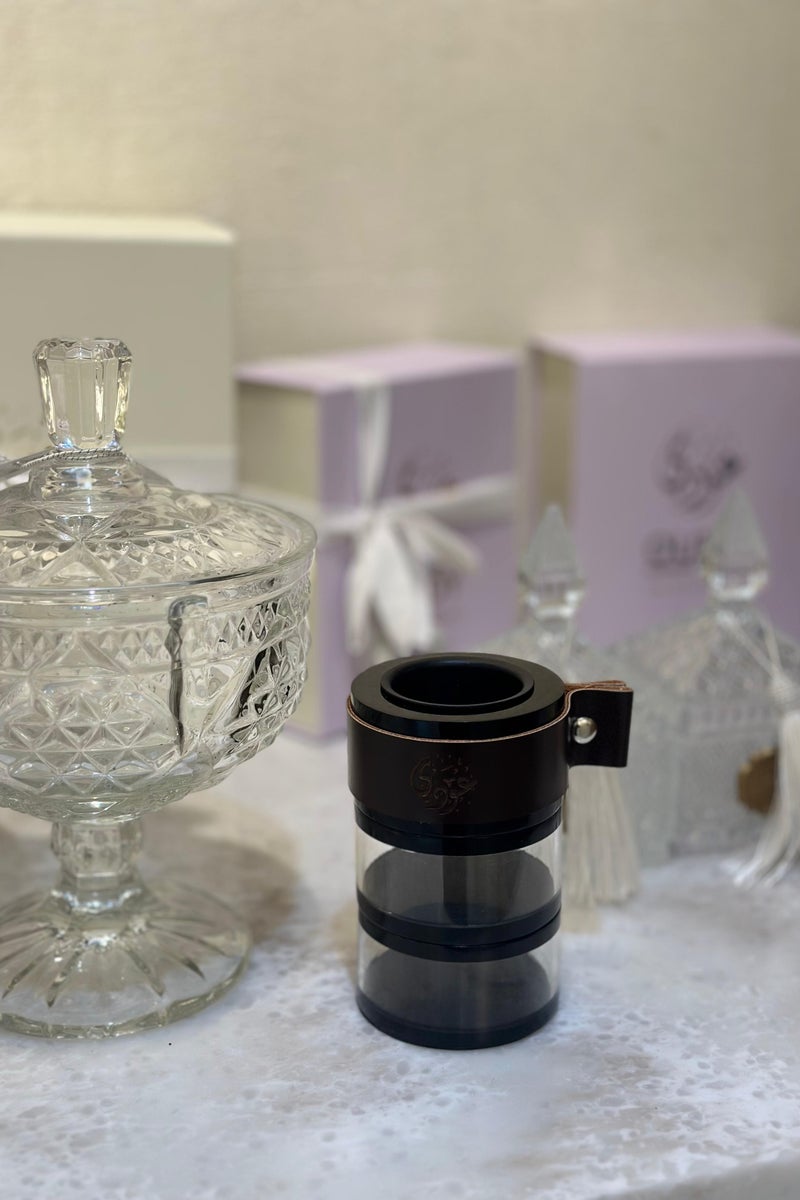 أودي مبخرة عودى الزجاجية للسفر – باللون البني الداكن – مبخرة بخور محمولة بقاعدة مقاومة للحرارة، تصميم أنيق للسيارة أو المكتب أو المنزل – موزع عود عربي - Image 3