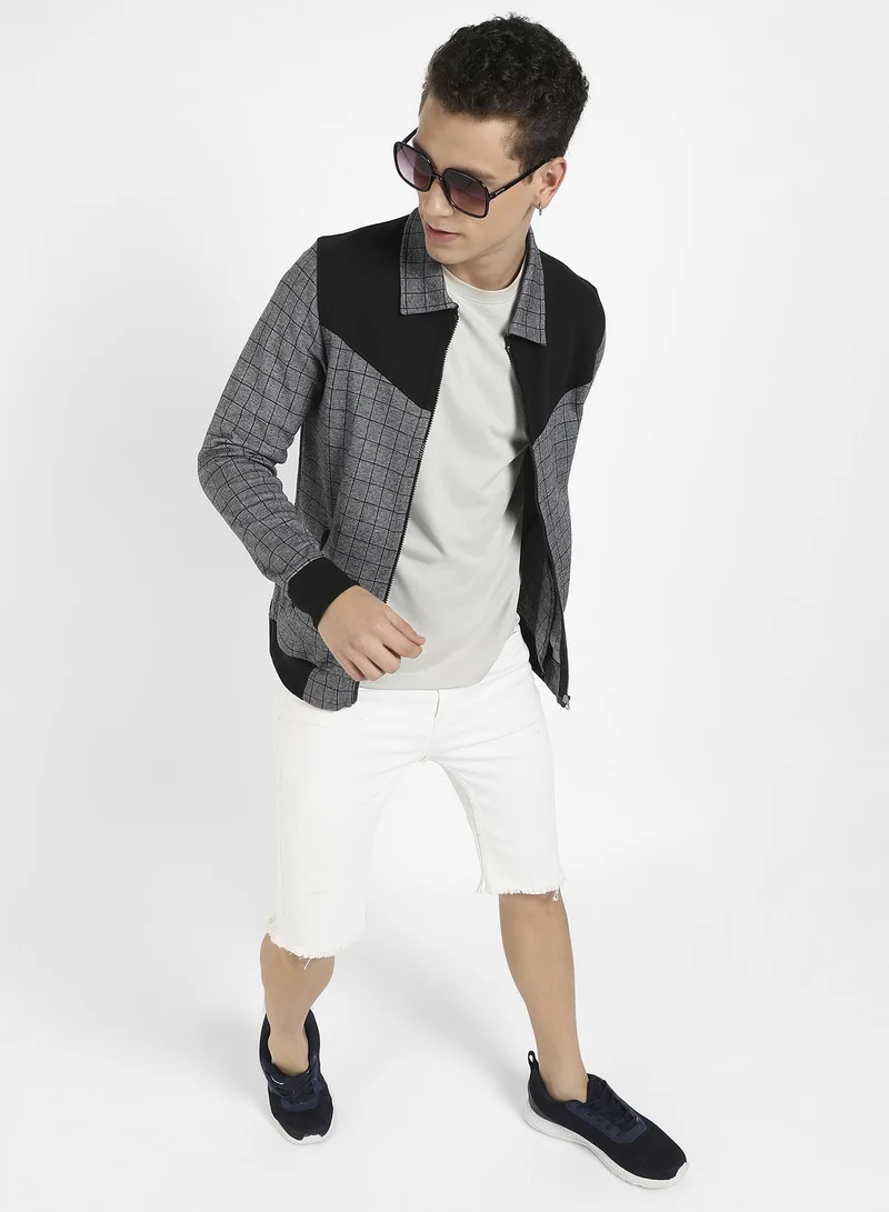 Campus Sutra Men's Grey Zip-Front Graph Checkered Jacket | سترة بسحاب أمامي | كم طويل | نمط كتلة اللون | كاجوال ويومي | طوق منتشر