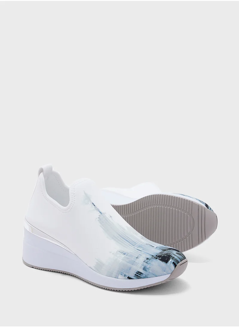 دكني Parks Skyline Slip On Wedge Sneaker