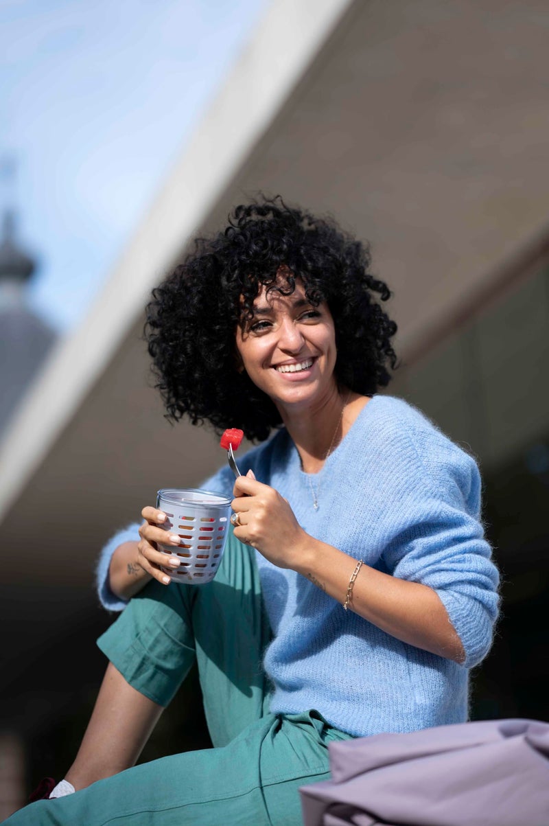 Mepal – Fruit & Veggie Pot Ellipse – Fruit Container – Ideal For Fruit and Vegetables On The Go – Fruit Box With Fork & Colander – 600 ml – Nordic Sage - Image 4