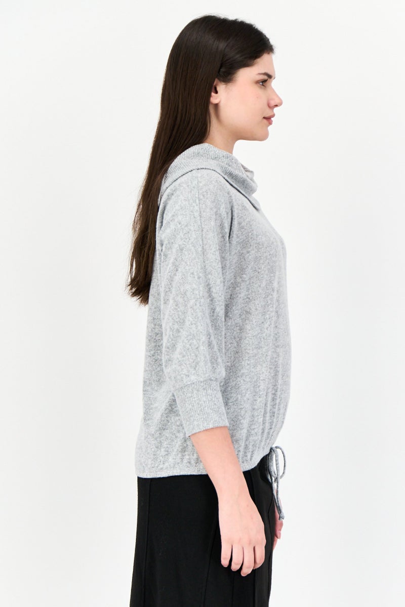 ADRIENNE VITTADINI سويت شيرت نسائي برقبة سلحفاة، رمادي - Image 2