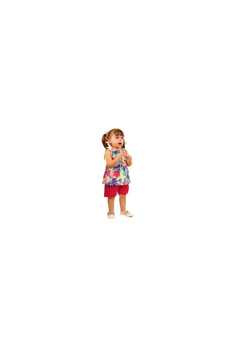 Girls' set consisting of a floral T-shirt and shorts in fuchsia color 