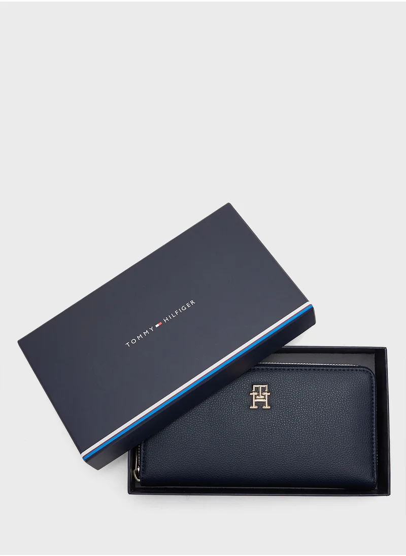 TOMMY HILFIGER Essential Large Clutch