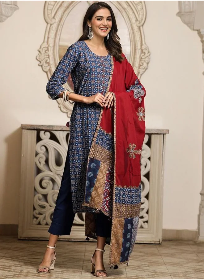 آي شين Palazzo Women Navy Cotton Kurta Set with Embroidered pattern Tunic and Palazzo features a Round neckline and Three-Fourth Sleeve secured with Elastic closure and styled in Straight Fit ideal for Festive moments — a must-have for your statement wardrobe.