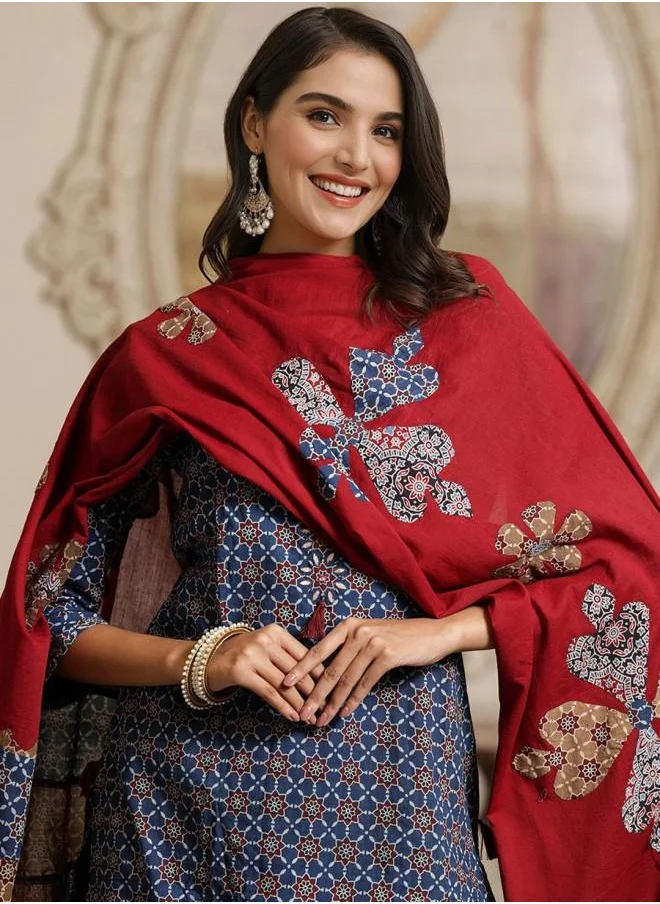 آي شين Palazzo Women Navy Cotton Kurta Set with Embroidered pattern Tunic and Palazzo features a Round neckline and Three-Fourth Sleeve secured with Elastic closure and styled in Straight Fit ideal for Festive moments — a must-have for your statement wardrobe.