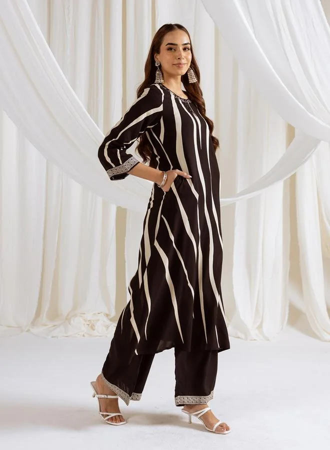 آي شين Women's Black Rayon Printed Tunic Upper Calf Length Palazzo Bottom Straight Fit 2 Peice Kurta Set