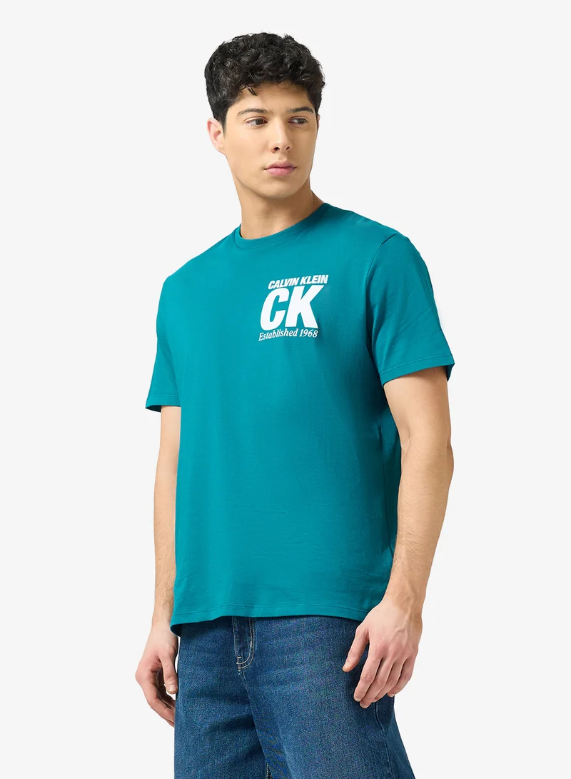 كالفن كلاين تيشيرت بياقة دائرية برسومات