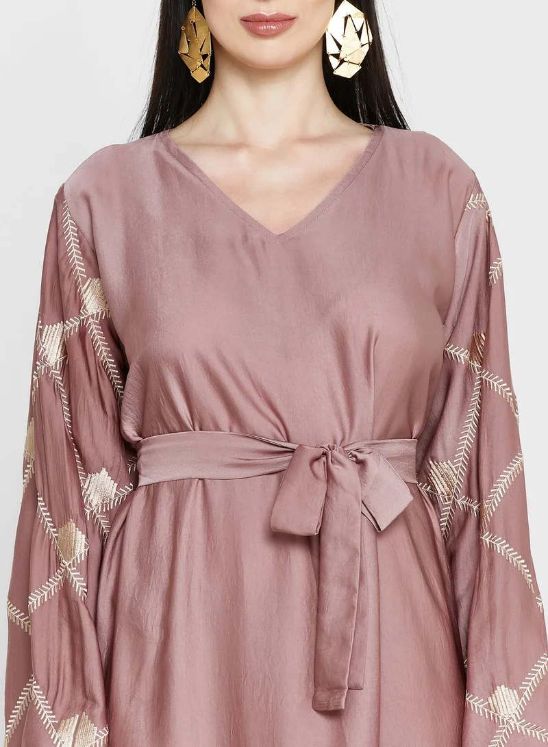 hayas closet Embroidered Belted Jalabiya