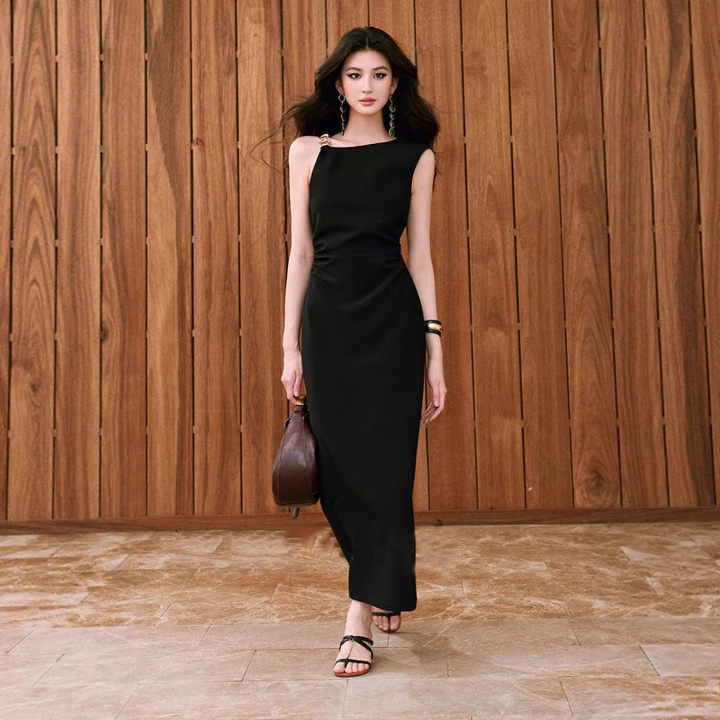 French Hepburn Style Metallic Embellished Ruched U-Neck Satin Evening Dress - Image 3