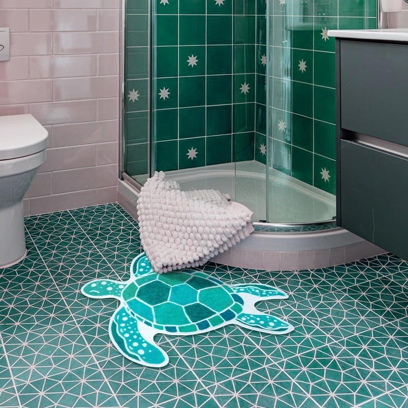 Kitmate حصيرة استحمام على شكل سلحفاة غير قابلة للانزلاق سجادة حمام شاطئية تصميم سلحفاة لطيف سجادة أرضية من الألياف الدقيقة للأطفال ديكور بحري للباب، الدش، غرفة المعيشة، 23.6"*26" - Image 2