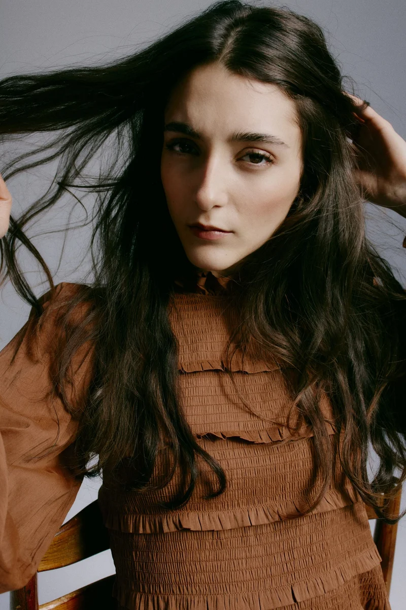 اتش اند ام بلوزة بتصميم درزات مجمّعة