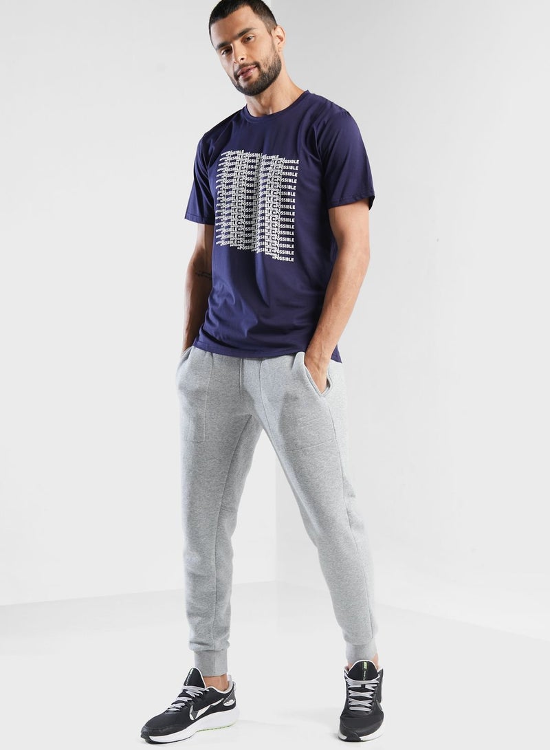 الإمارات Slogan Graphic T-Shirt - Image 4