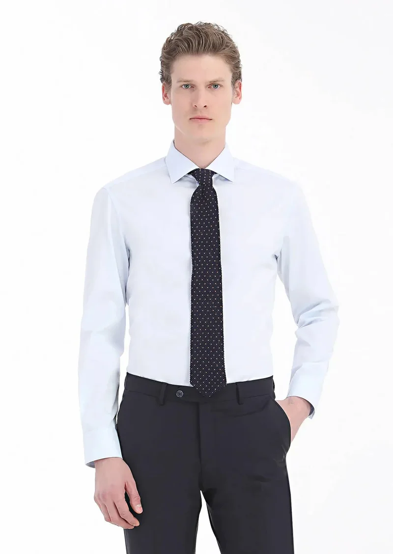 رامسي قميص قطني كلاسيكي سادة بلون أزرق فاتح، بقصة عادية، مصنوع من القطن بنسبة 100%