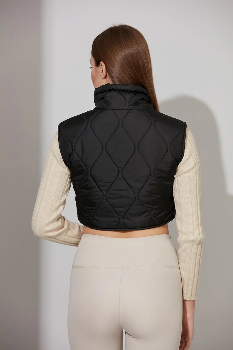 الكسندر جاردي Crop Quilted Vest (B21-909YL01)