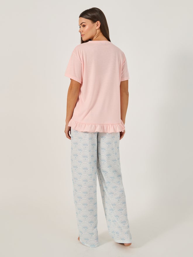 Styli Styli Unwind Printed Pajama Set with Round Neck T-Shirt  - Image 5