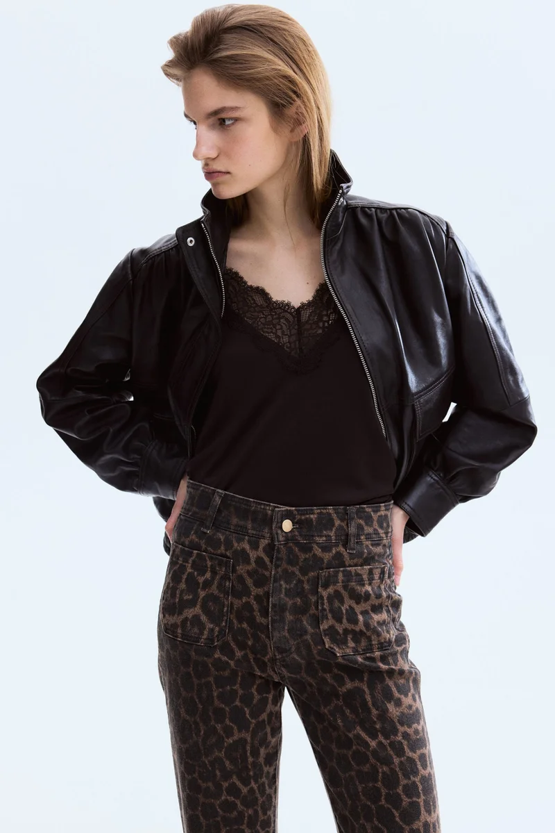 اتش اند ام جينز بقصة حافة واسعة وخصر عالي