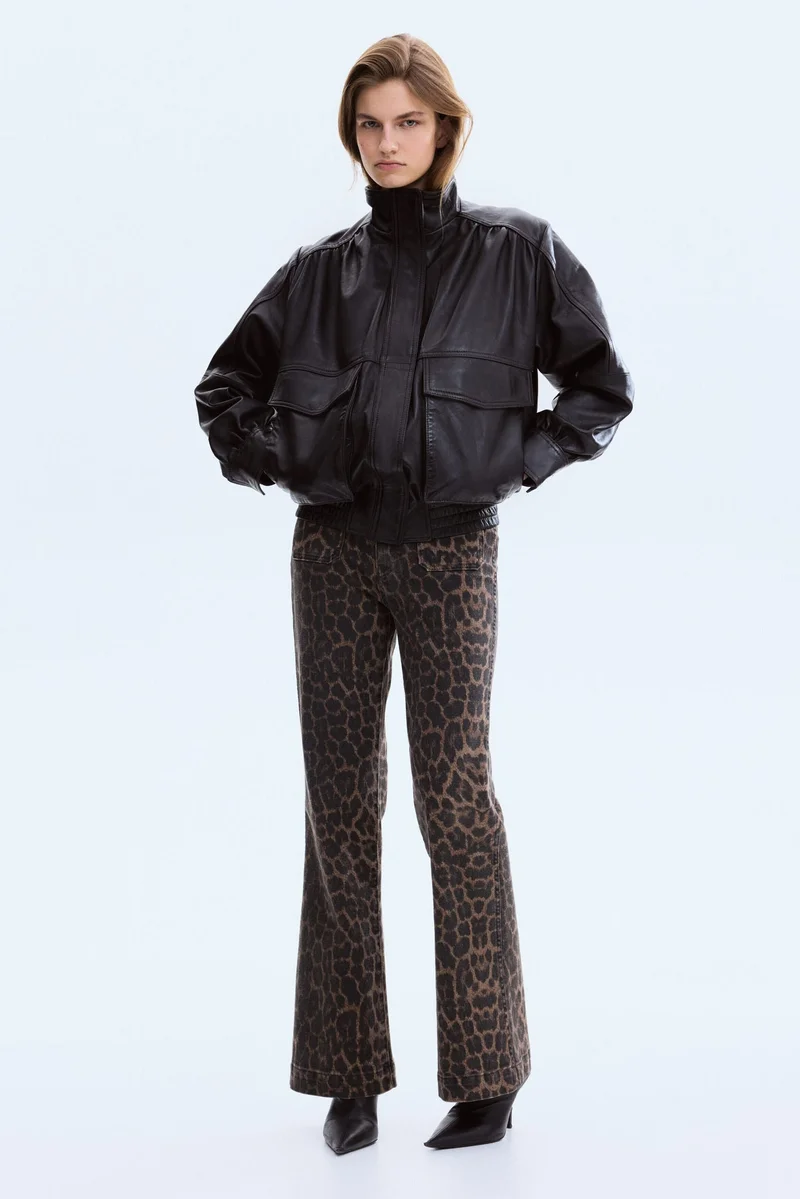 اتش اند ام جينز بقصة حافة واسعة وخصر عالي